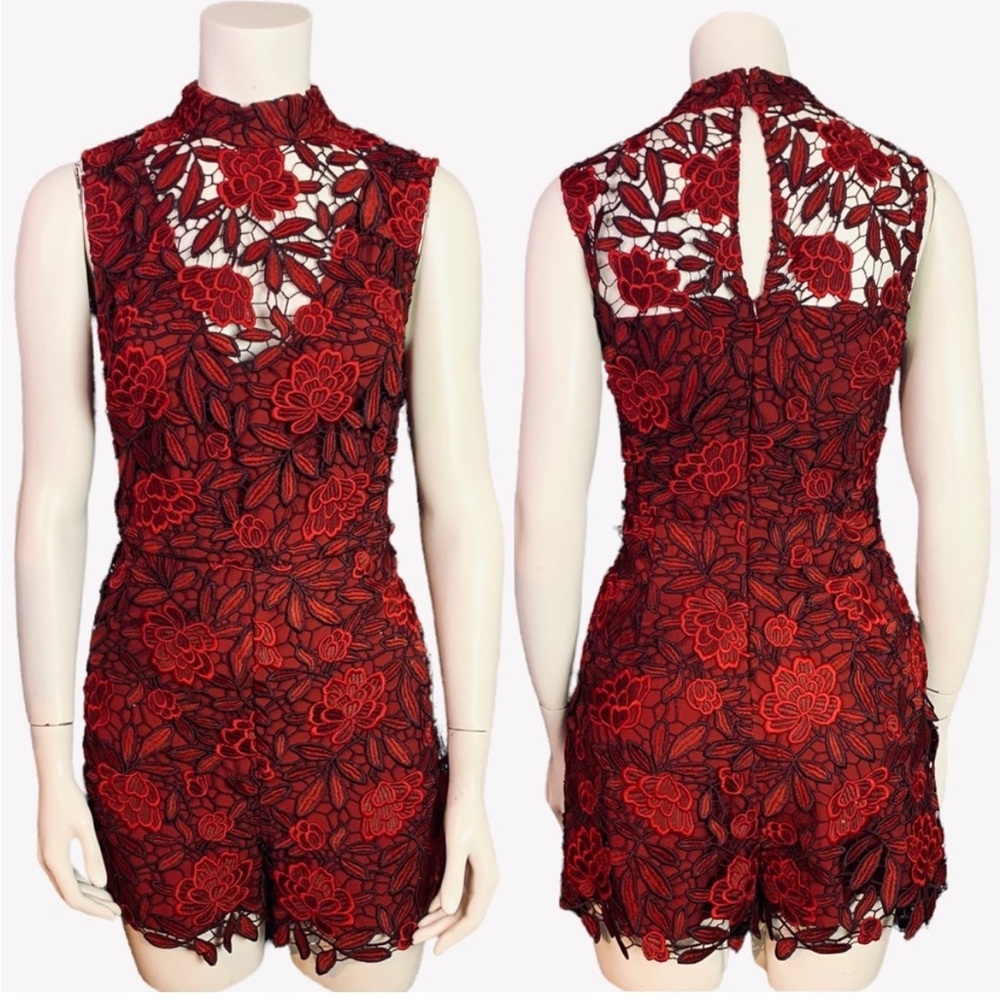 GUESS RED EMBROIDERED RED FLORAL SLEEVELESS ROMPER LINED WOMEN SIZE 4 EUC